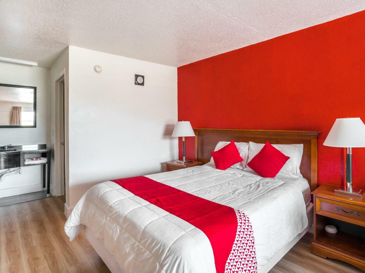 Oyo Hotel Columbia Sc West Уэст-Коламбия Экстерьер фото