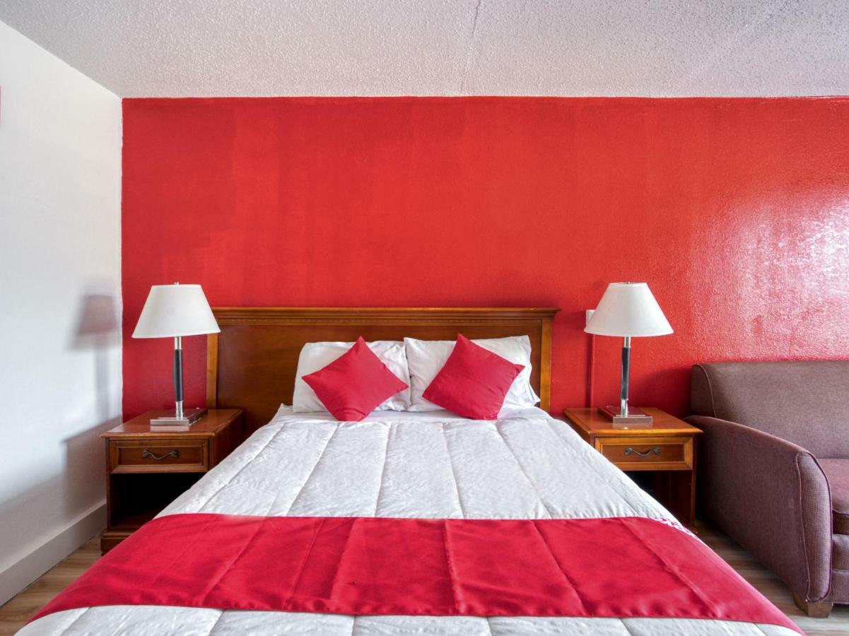 Oyo Hotel Columbia Sc West Уэст-Коламбия Экстерьер фото